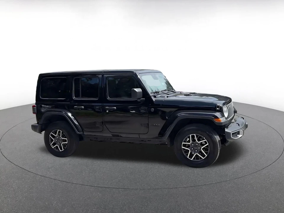 2025 Jeep JL Wrangler - Image 2 of 31