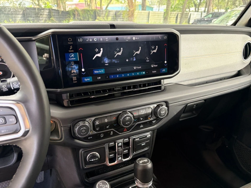 2025 Jeep JL Wrangler - Image 22 of 31