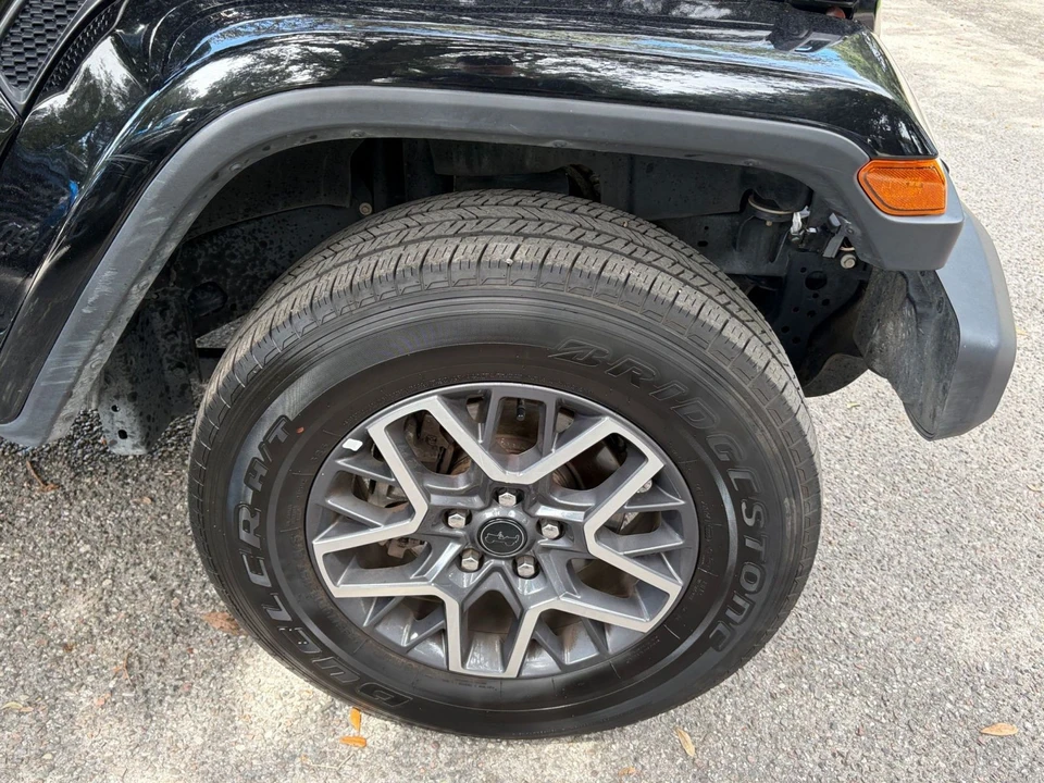2025 Jeep JL Wrangler - Image 31 of 31