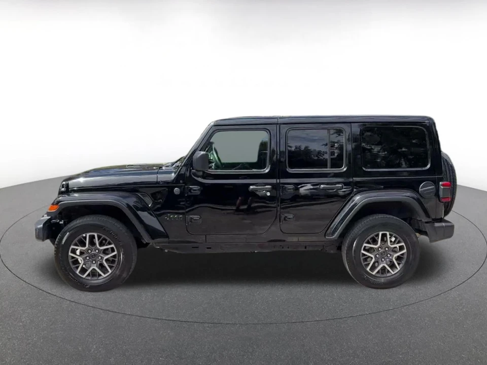 2025 Jeep JL Wrangler - Image 9 of 31