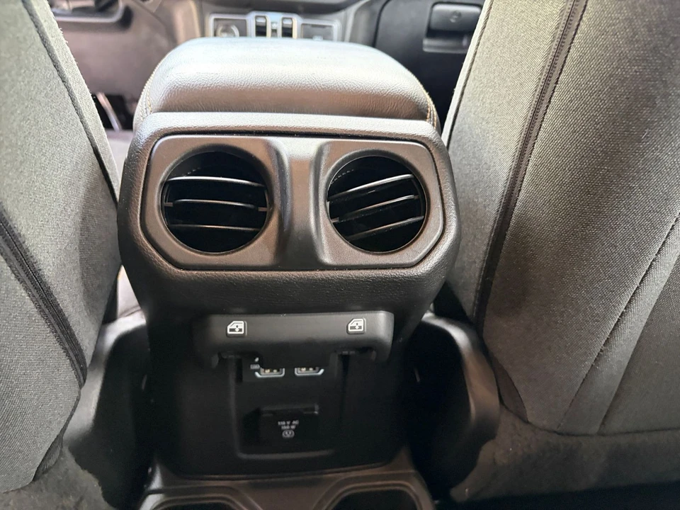 2025 Jeep JL Wrangler - Image 24 of 31