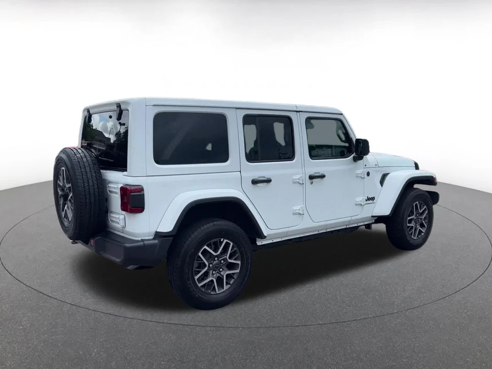 2025 Jeep JL Wrangler - Image 16 of 31