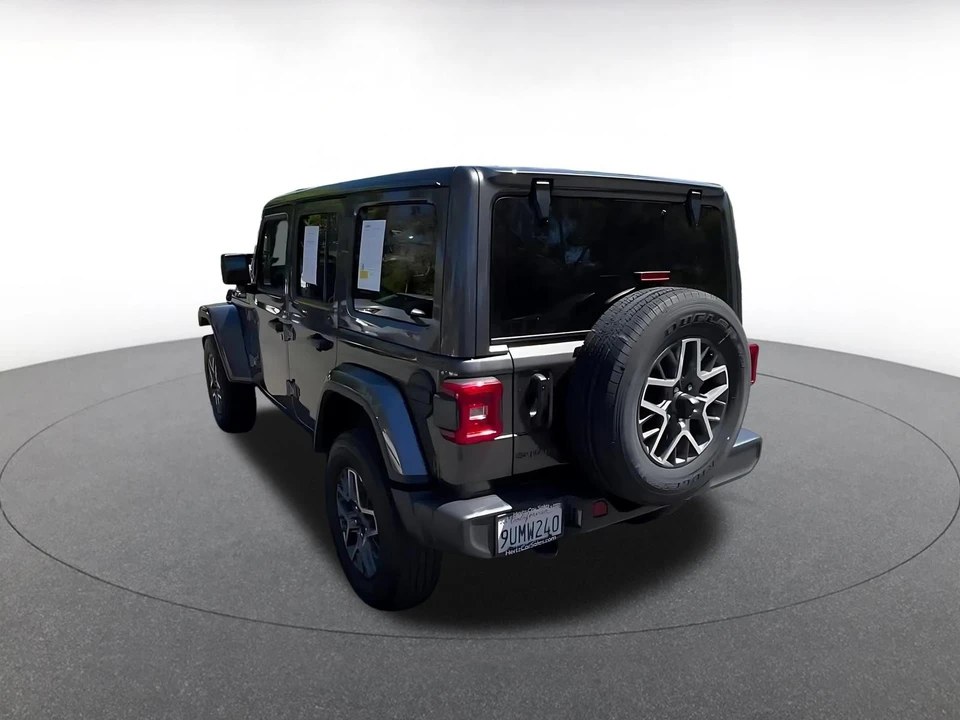 2025 Jeep JL Wrangler - Image 12 of 31