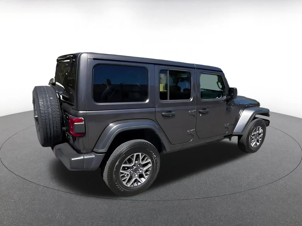 2025 Jeep JL Wrangler - Image 16 of 31