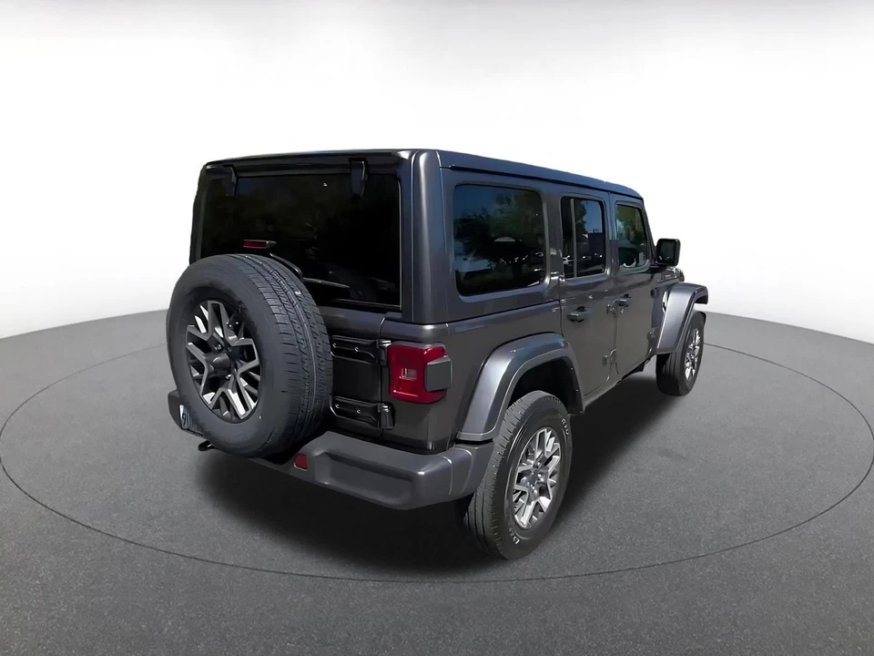 2025 Jeep JL Wrangler - Image 15 of 31