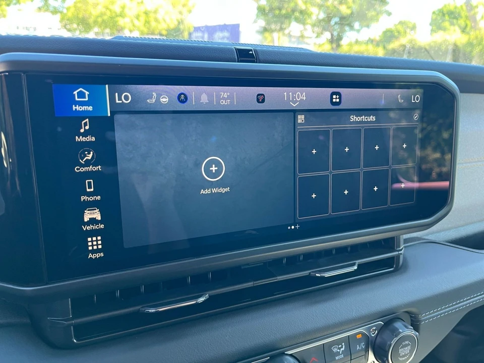 2025 Jeep JL Wrangler - Image 21 of 31