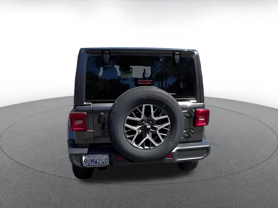 2025 Jeep JL Wrangler - Image 14 of 31