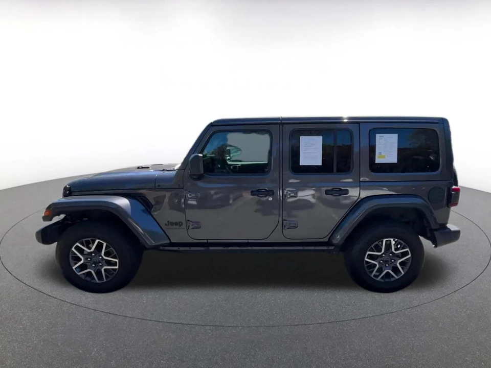 2025 Jeep JL Wrangler - Image 9 of 31