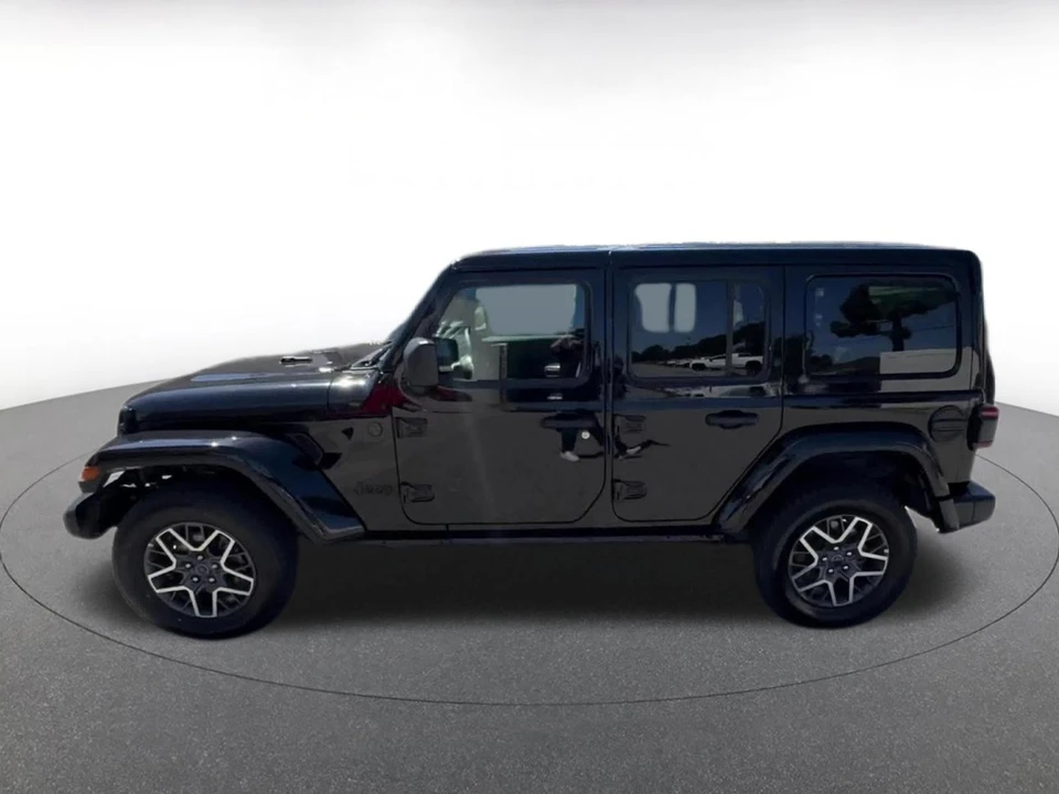 2025 Jeep JL Wrangler - Image 9 of 31