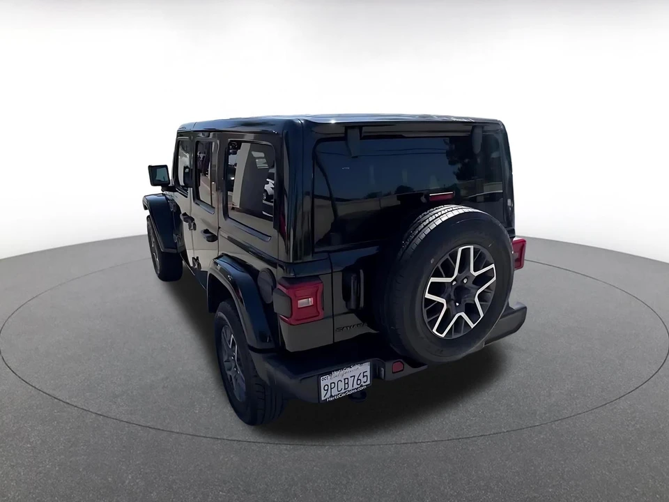 2025 Jeep JL Wrangler - Image 16 of 31