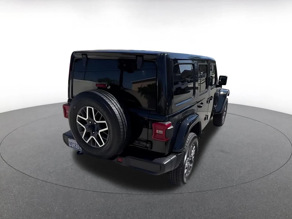 2025 Jeep JL Wrangler - Image 14 of 31