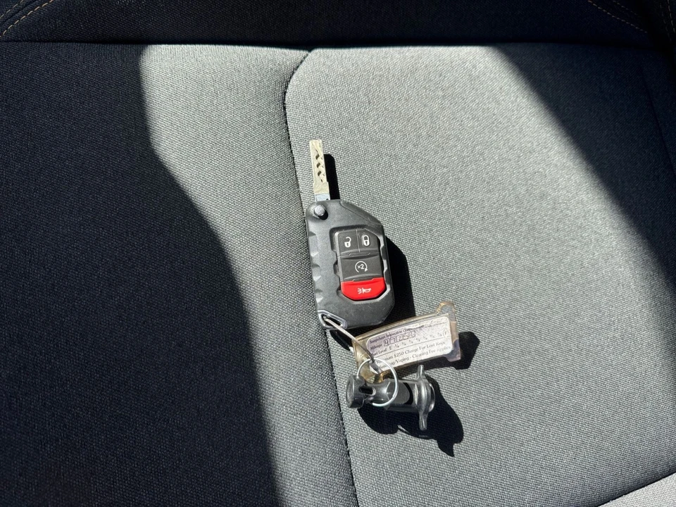 2025 Jeep JL Wrangler - Image 22 of 31