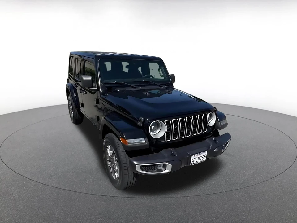 2025 Jeep JL Wrangler - Image 3 of 31