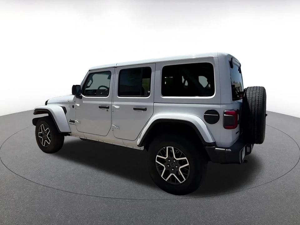 2025 Jeep JL Wrangler - Image 9 of 31