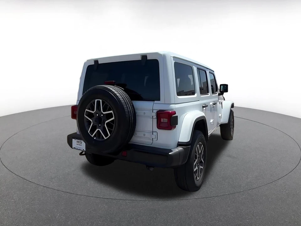2025 Jeep JL Wrangler - Image 16 of 31