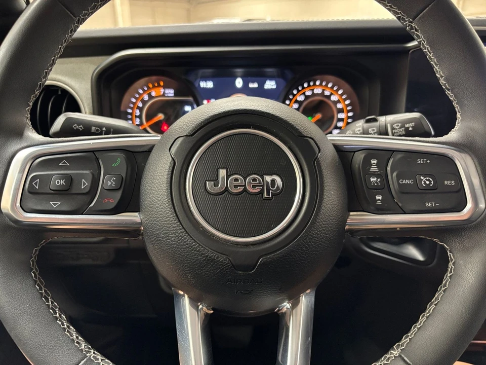 2025 Jeep JL Wrangler - Image 29 of 31