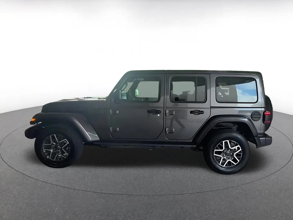 2025 Jeep JL Wrangler - Image 8 of 31