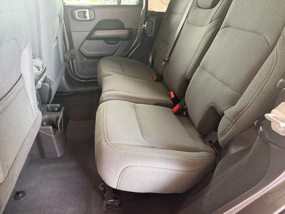 2025 Jeep JL Wrangler - Image 22 of 31