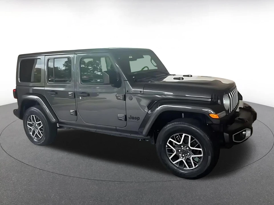 2025 Jeep JL Wrangler - Image 18 of 31