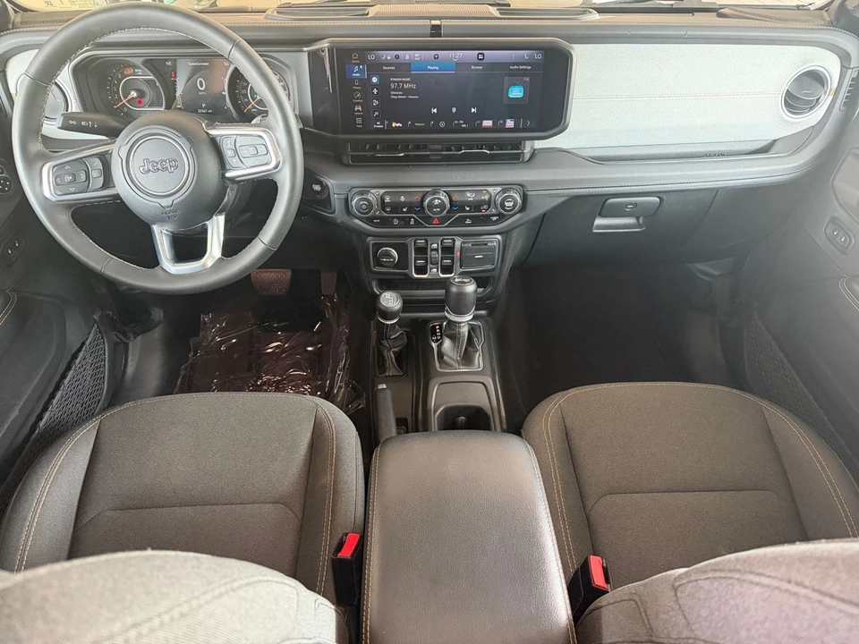 2025 Jeep JL Wrangler - Image 29 of 31