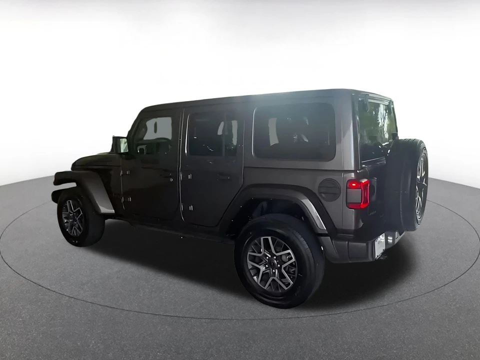 2025 Jeep JL Wrangler - Image 9 of 31