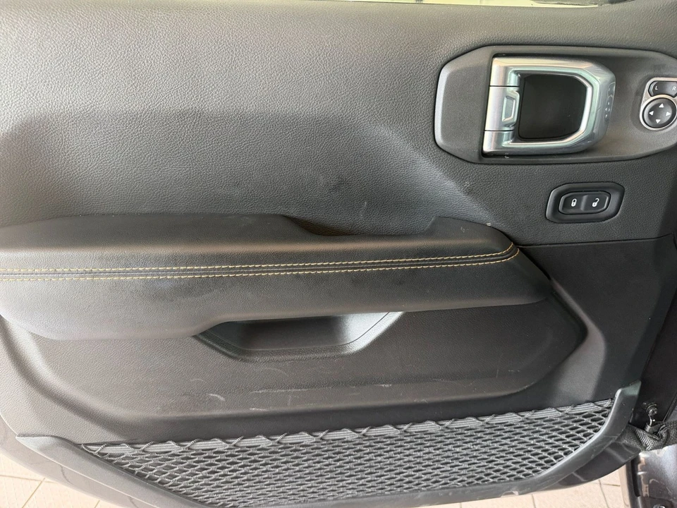 2025 Jeep JL Wrangler - Image 20 of 31