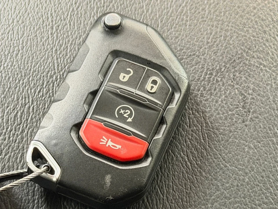 2025 Jeep JL Wrangler - Image 22 of 31