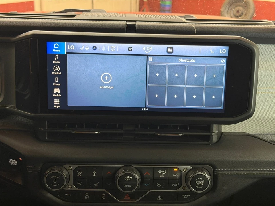 2025 Jeep JL Wrangler - Image 22 of 31