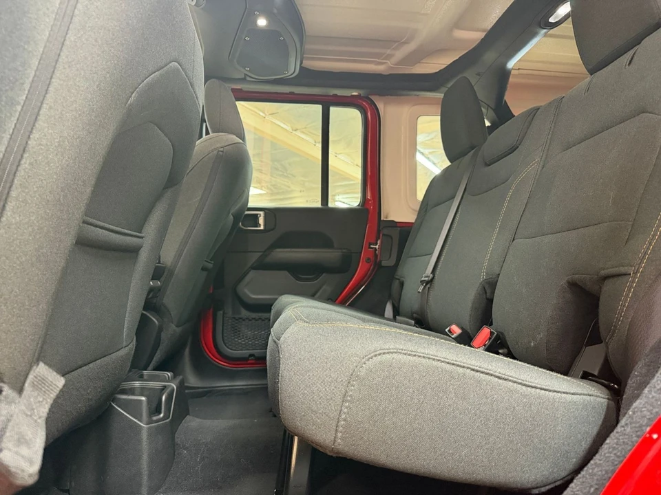 2025 Jeep JL Wrangler - Image 27 of 31