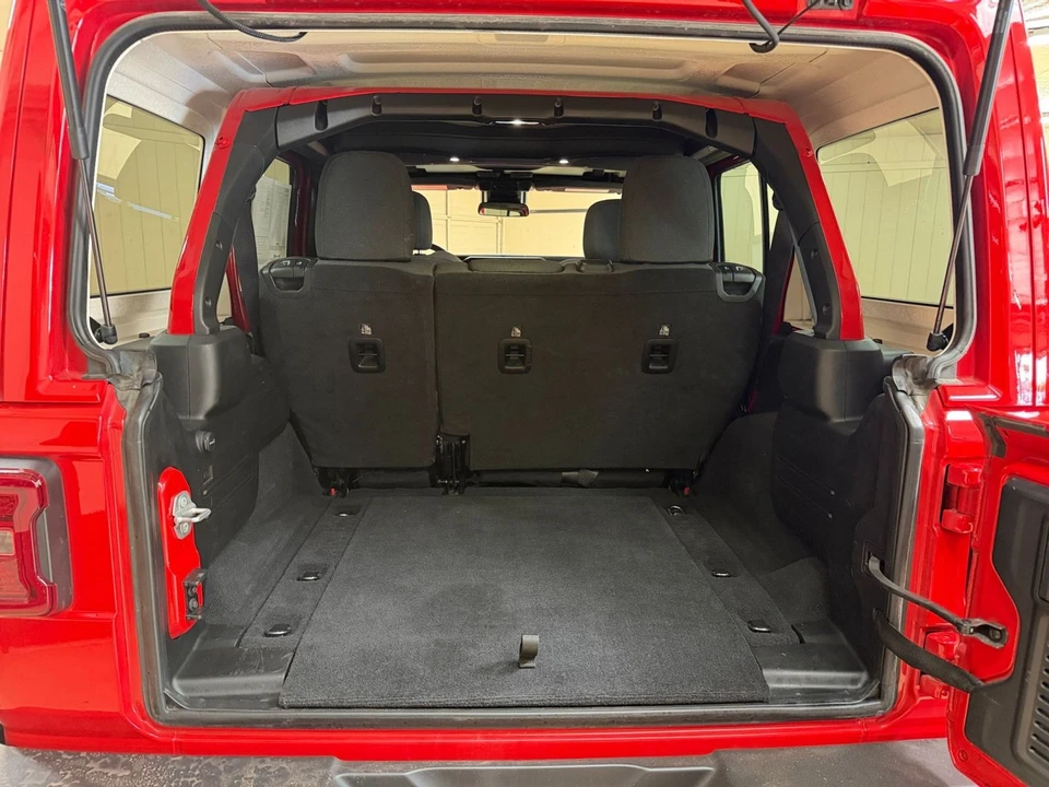 2025 Jeep JL Wrangler - Image 28 of 31