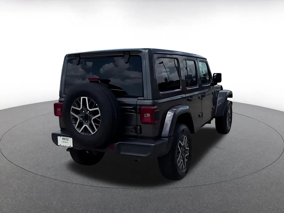 2025 Jeep JL Wrangler - Image 15 of 31
