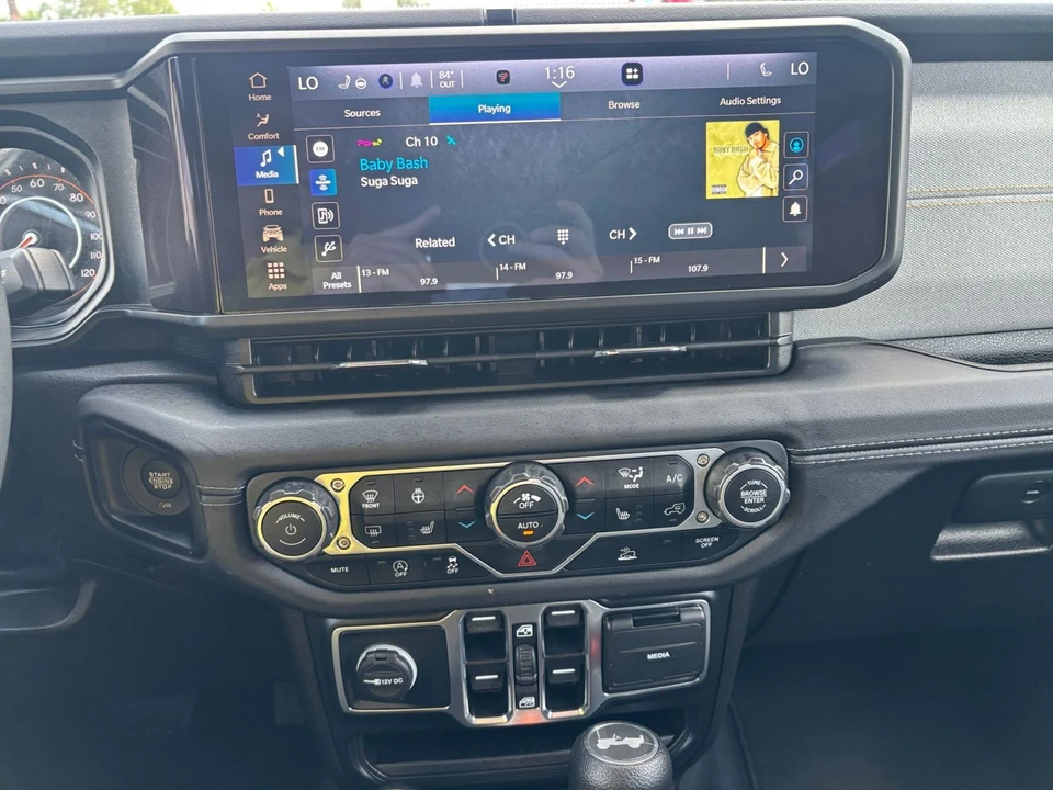 2025 Jeep JL Wrangler - Image 18 of 31