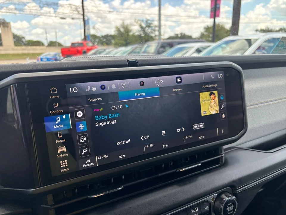 2025 Jeep JL Wrangler - Image 21 of 31