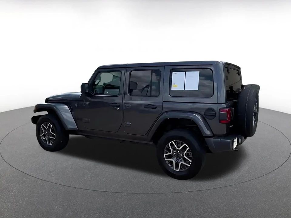 2025 Jeep JL Wrangler - Image 8 of 31