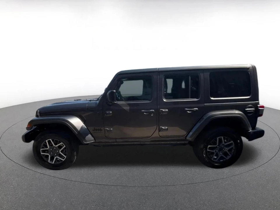 2025 Jeep JL Wrangler - Image 9 of 31