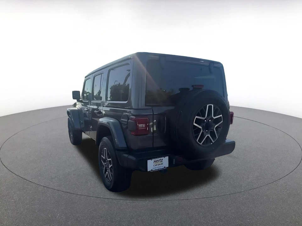 2025 Jeep JL Wrangler - Image 11 of 31