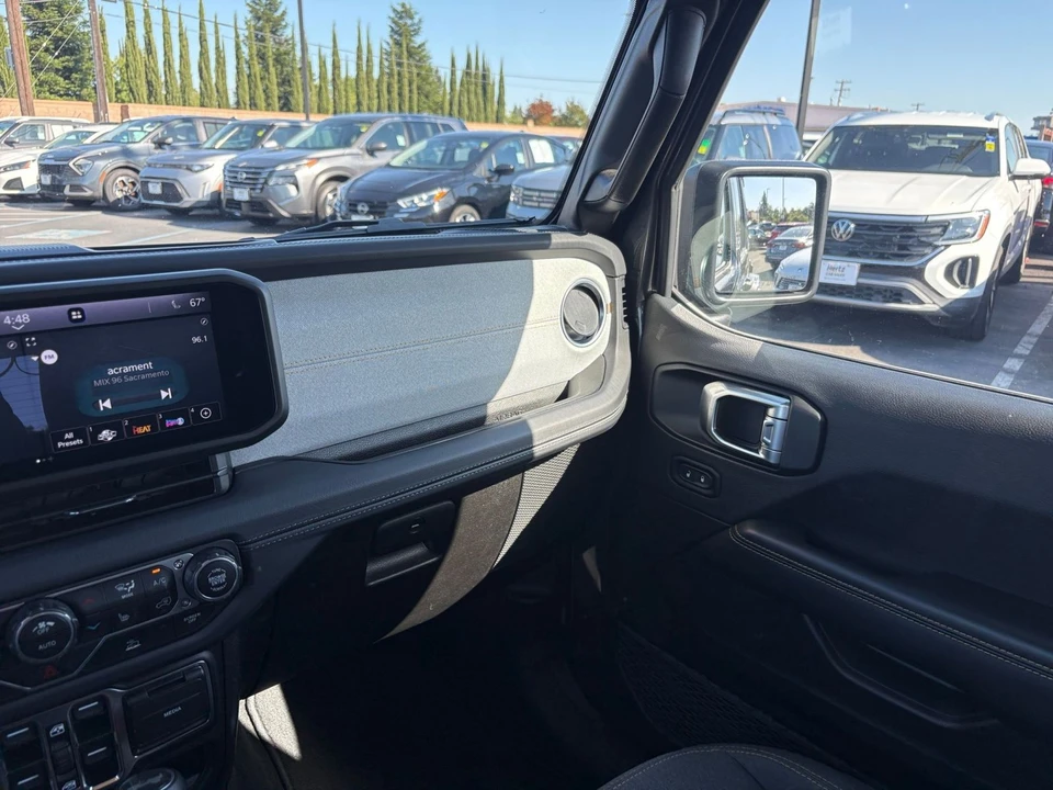 2025 Jeep JL Wrangler - Image 31 of 31
