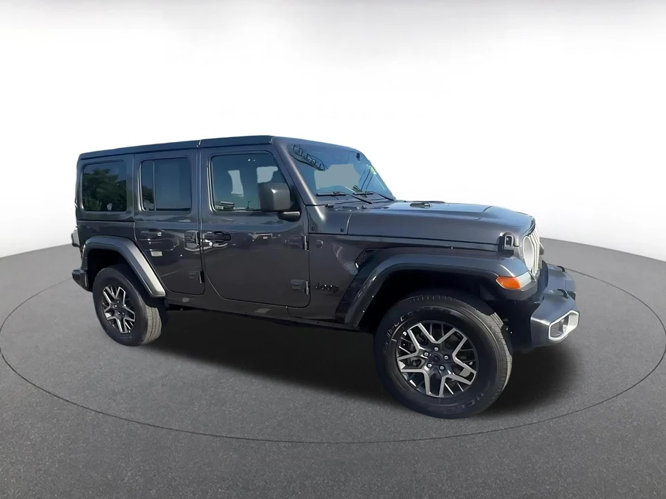 2025 Jeep JL Wrangler - Image 2 of 31