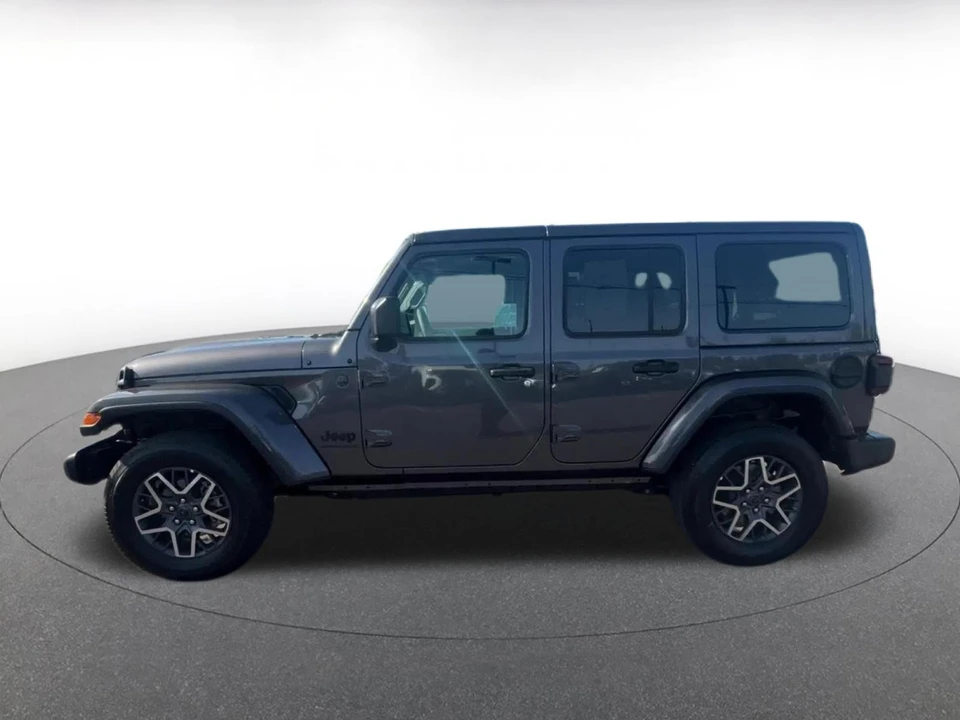 2025 Jeep JL Wrangler - Image 11 of 31