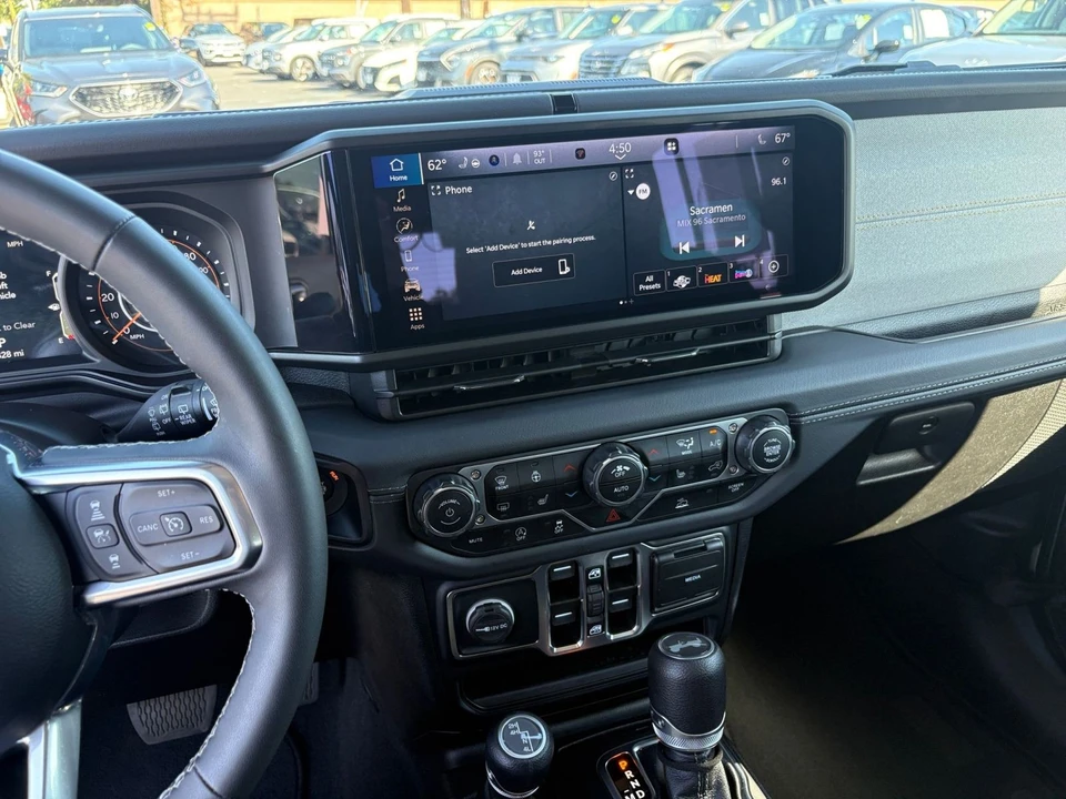 2025 Jeep JL Wrangler - Image 16 of 31