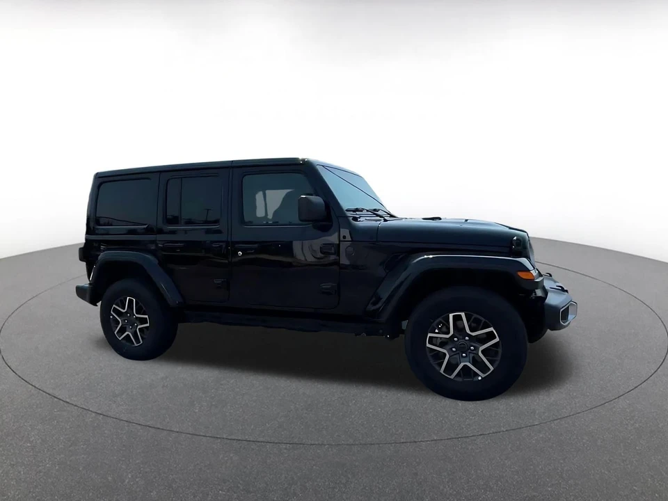 2025 Jeep JL Wrangler - Image 2 of 31
