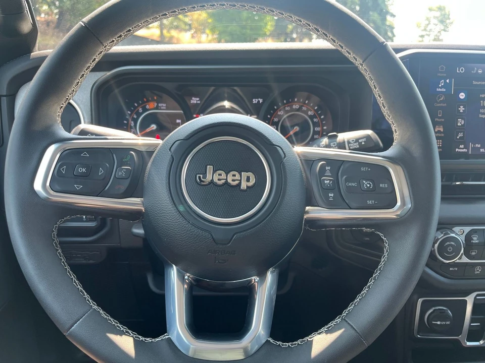 2025 Jeep JL Wrangler - Image 31 of 31