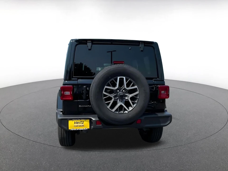 2025 Jeep JL Wrangler - Image 14 of 31