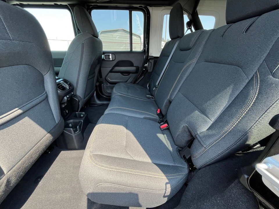 2025 Jeep JL Wrangler - Image 29 of 31