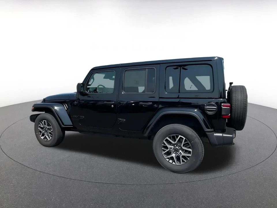 2025 Jeep JL Wrangler - Image 12 of 31