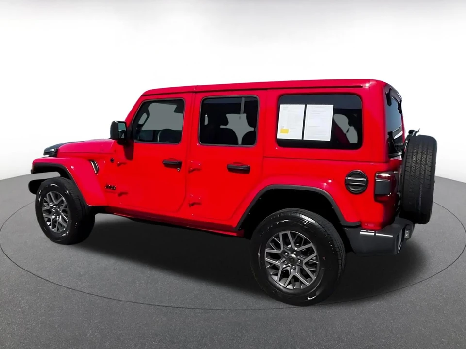 2025 Jeep JL Wrangler - Image 12 of 31
