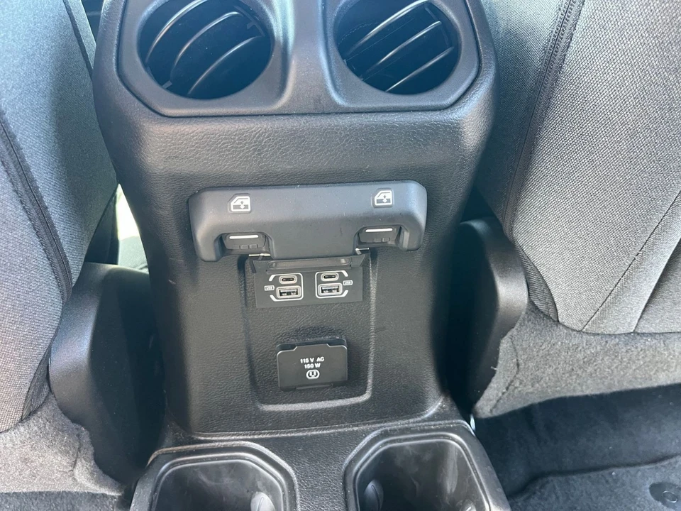 2025 Jeep JL Wrangler - Image 24 of 31