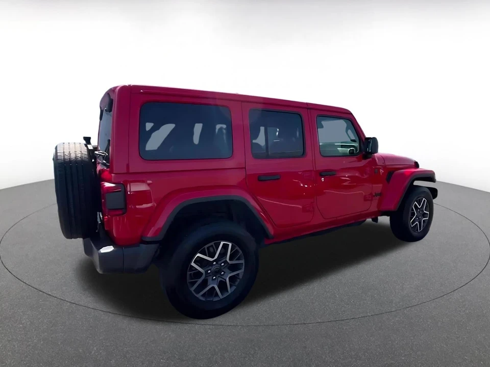 2025 Jeep JL Wrangler - Image 16 of 31