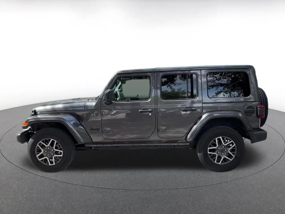 2025 Jeep JL Wrangler - Image 11 of 31