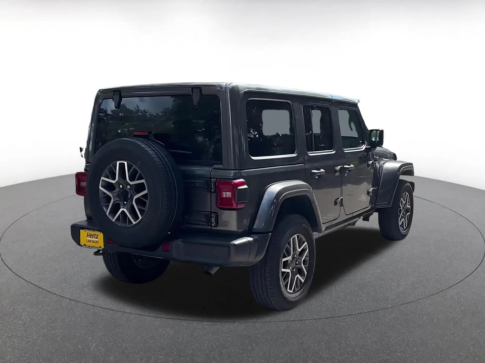 2025 Jeep JL Wrangler - Image 17 of 31